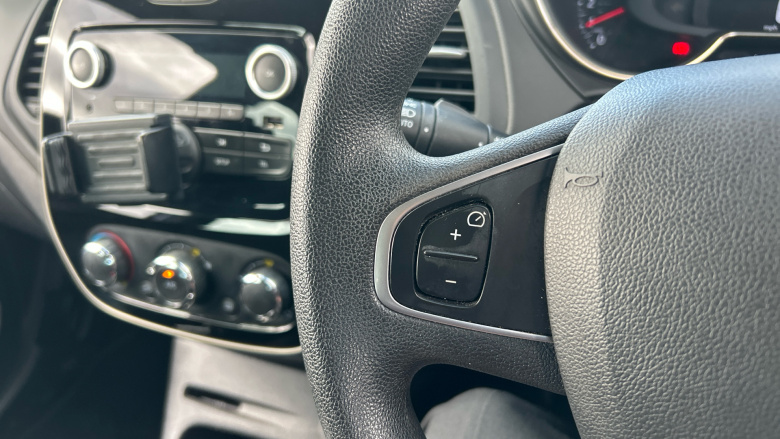 Renault Captur 0.9 TCE 90 Play 5dr Petrol Hatchback